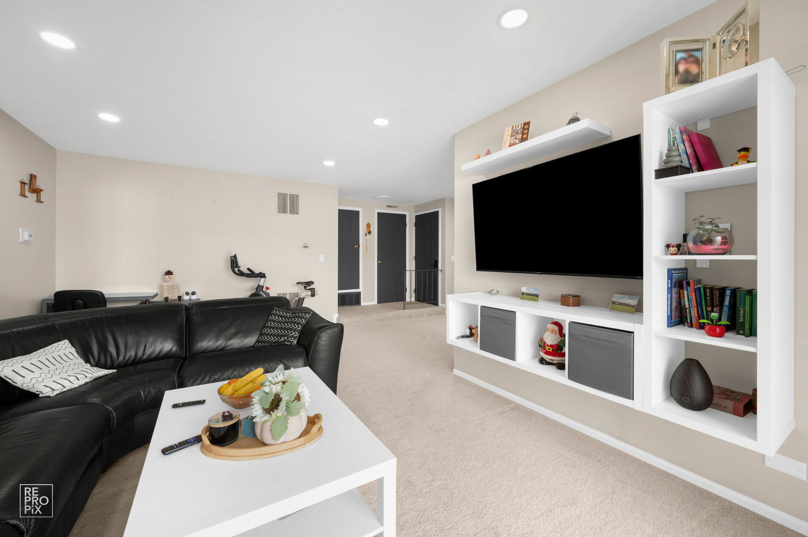 6820 Joliet Road #11, Indian Head Park, IL 60525