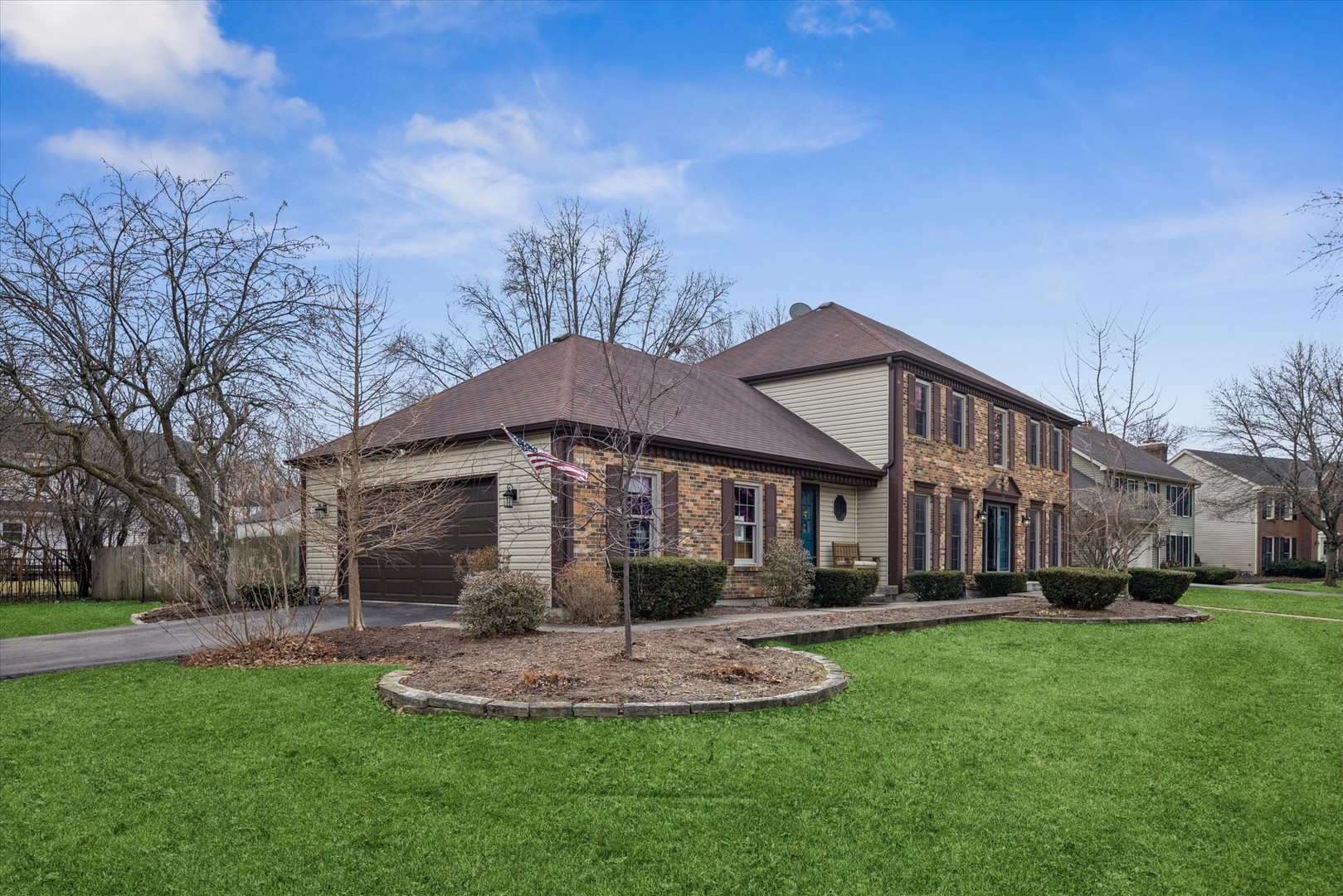 570 Riva Court, Wheaton, IL 60187