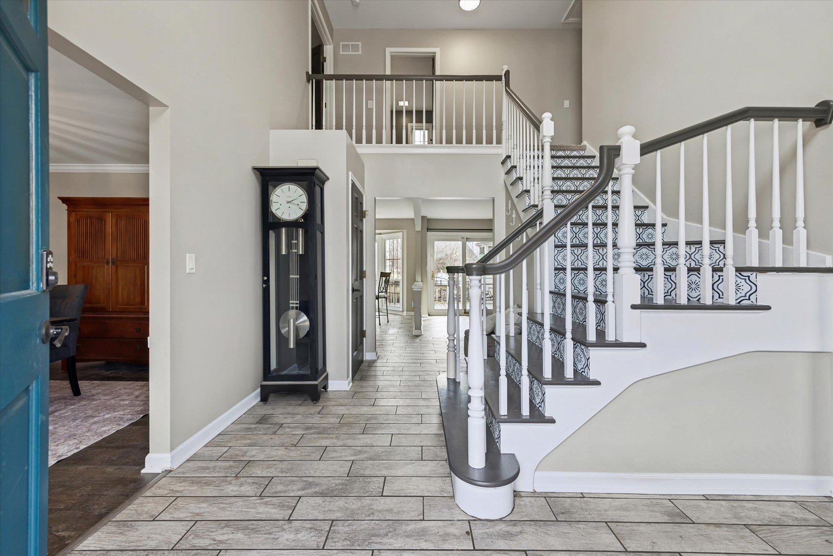 570 Riva Court, Wheaton, IL 60187