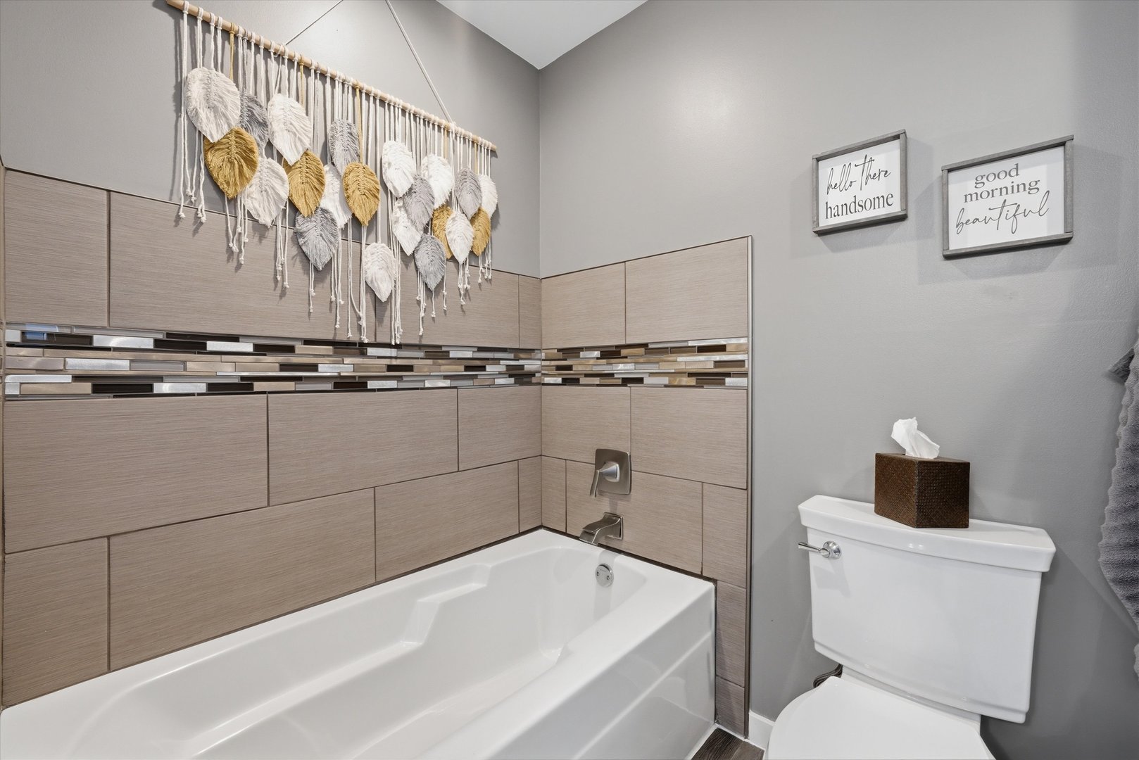 1819 S Wentworth Circle, Romeoville, IL 60446