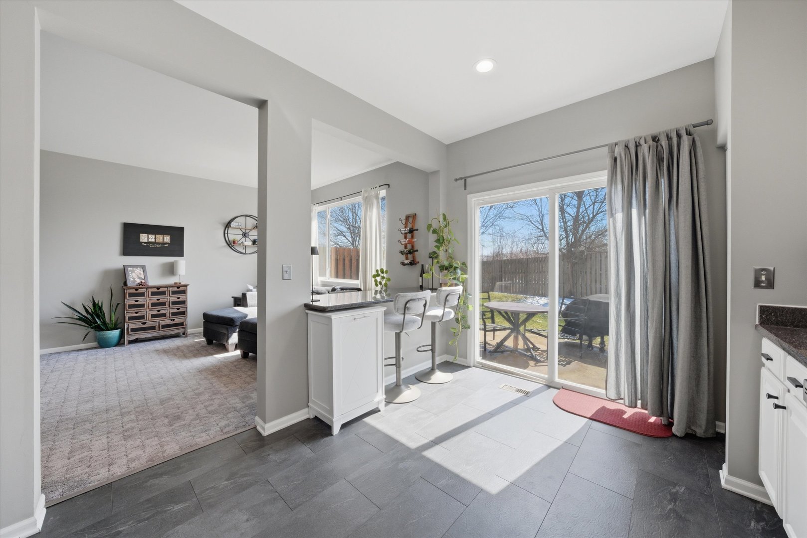 1819 S Wentworth Circle, Romeoville, IL 60446