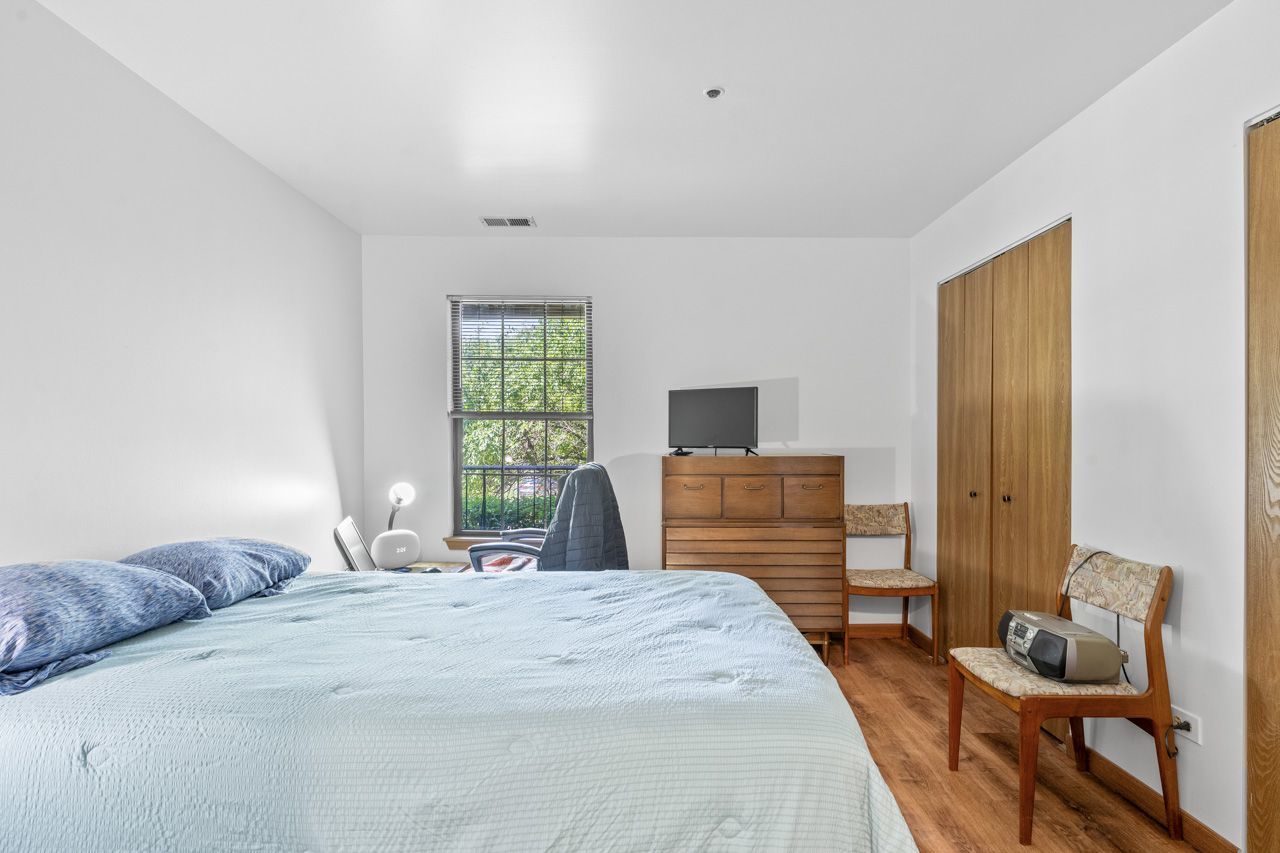 671 Hapsfield Lane #105, Buffalo Grove, IL 60089