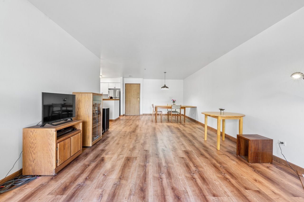 671 Hapsfield Lane #105, Buffalo Grove, IL 60089