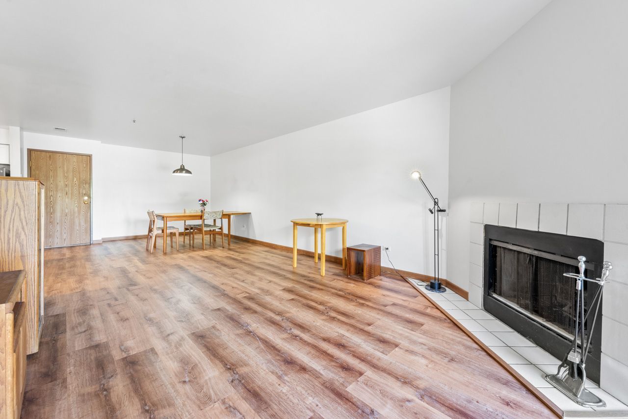 671 Hapsfield Lane #105, Buffalo Grove, IL 60089