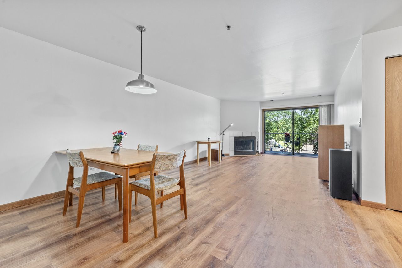 671 Hapsfield Lane #105, Buffalo Grove, IL 60089