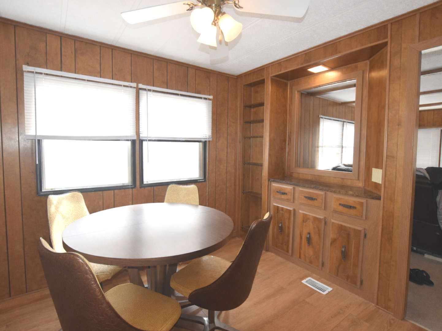 873 Victory Court, Justice, IL 60458