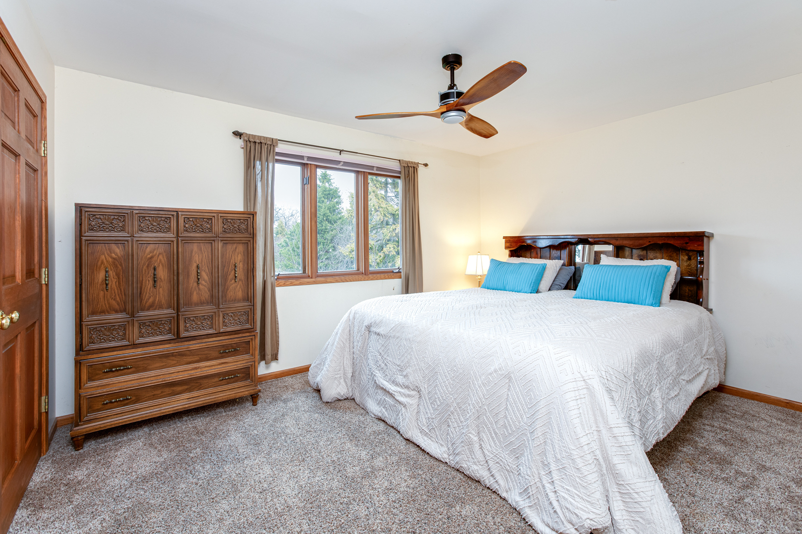 29W220 Oak Knoll Road, West Chicago, IL 60185