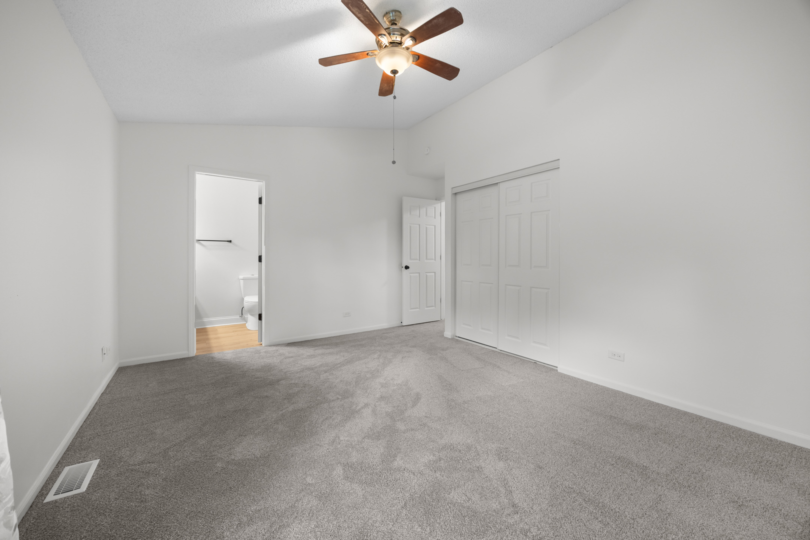 1103 Southbridge Lane, Schaumburg, IL 60194