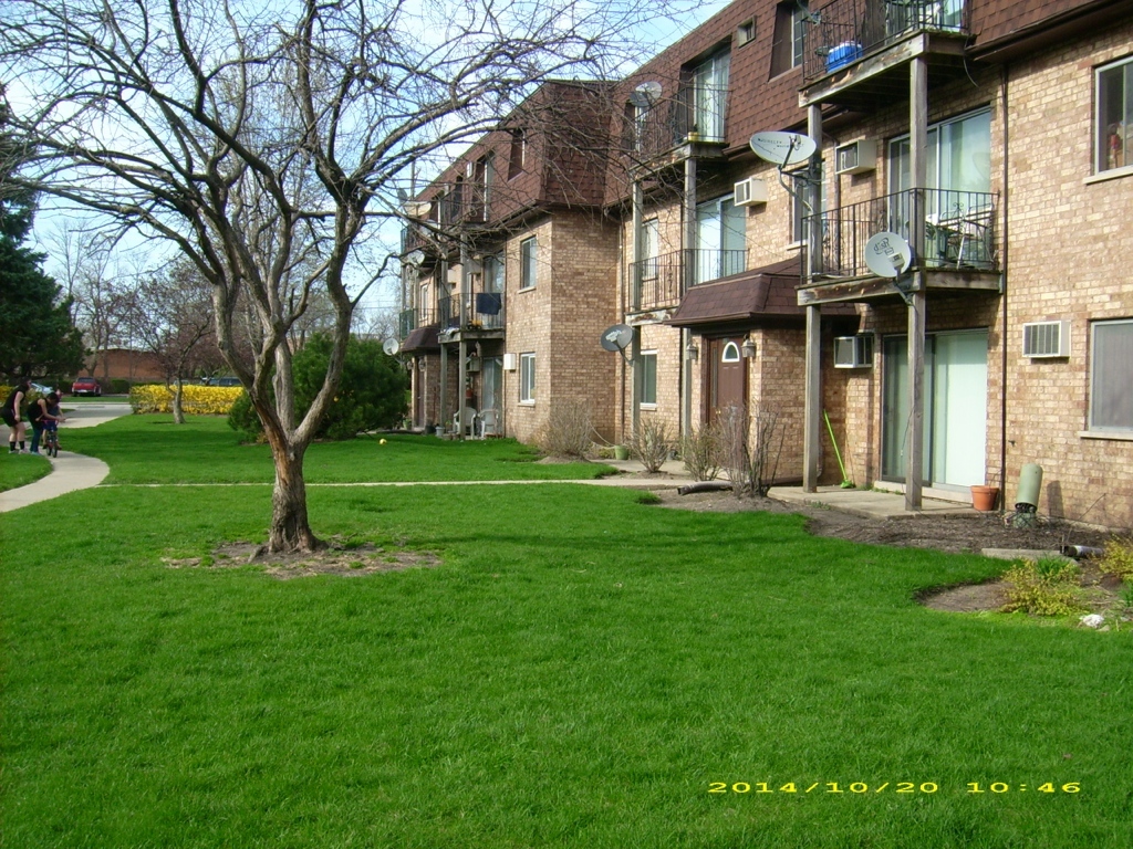 115 E DUNDEE Road #1S, Wheeling, IL 60090