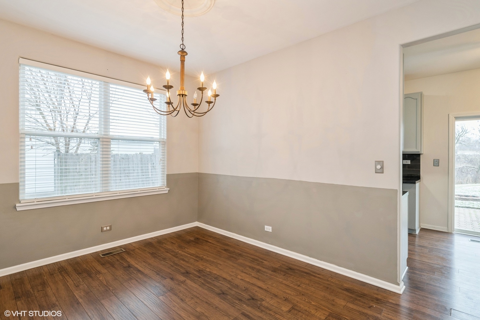 28801 Sawmill Lane, Lakemoor, IL 60051