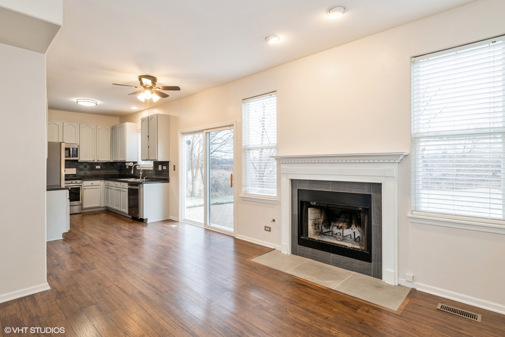 28801 Sawmill Lane, Lakemoor, IL 60051