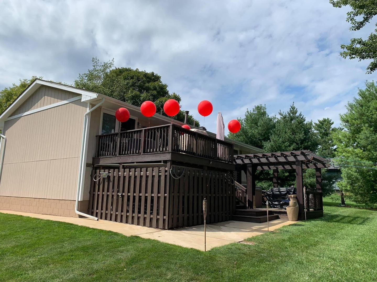 18864 Pioneer Street, Bloomington, IL 61705