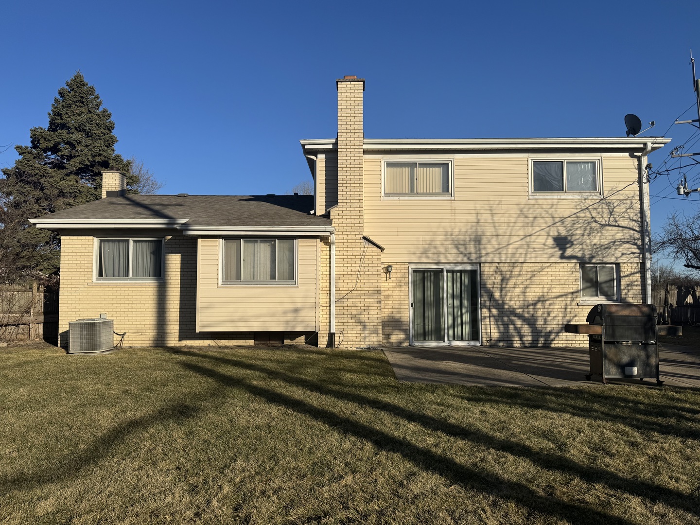 2518 S Cedar Glen Drive, Arlington Heights, IL 60005