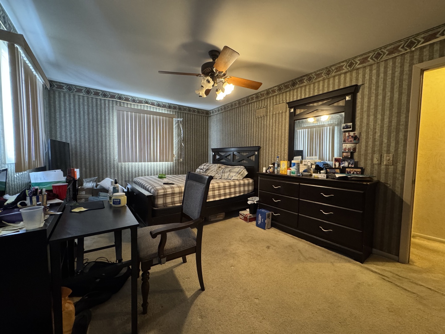 2518 S Cedar Glen Drive, Arlington Heights, IL 60005