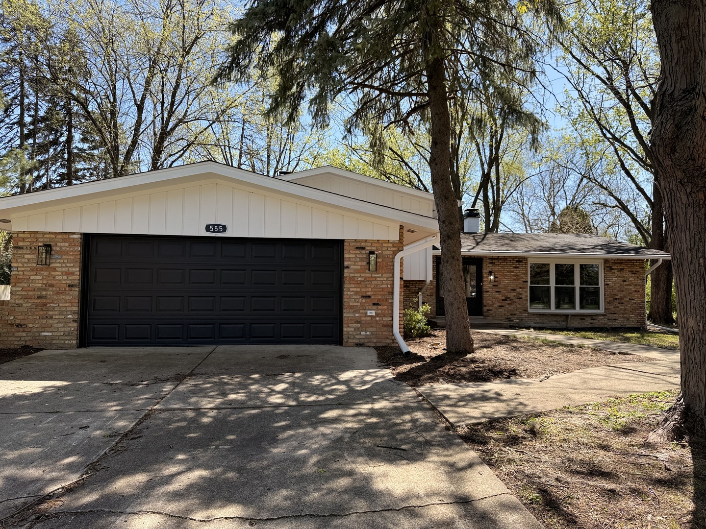 28W555 Leverenz Road, Naperville, IL 60564