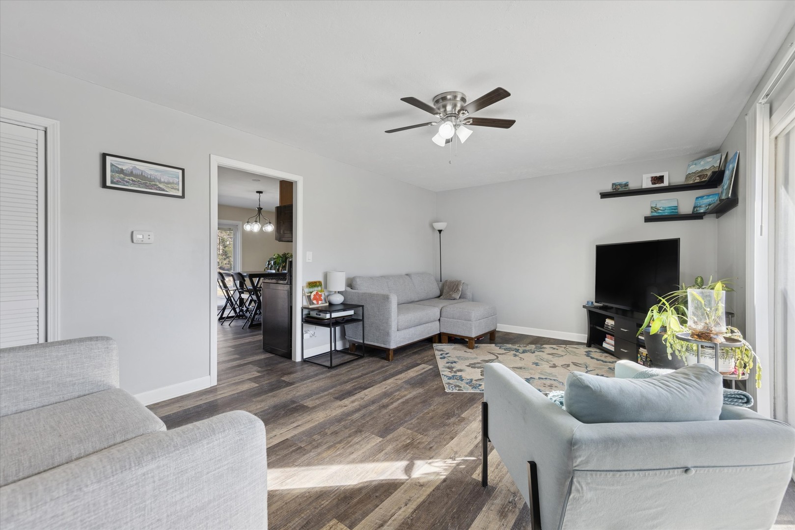 501 Newberry Drive, Streamwood, IL 60107