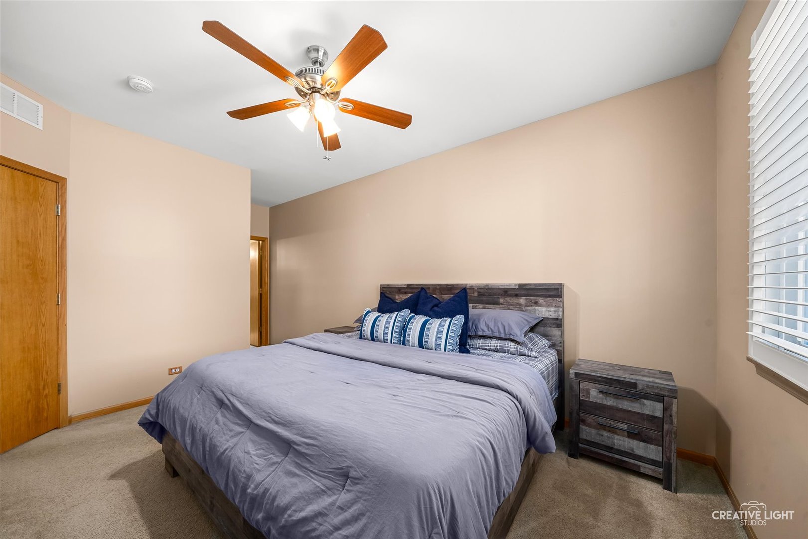 205 Hidden Pond Circle, Aurora, IL 60504