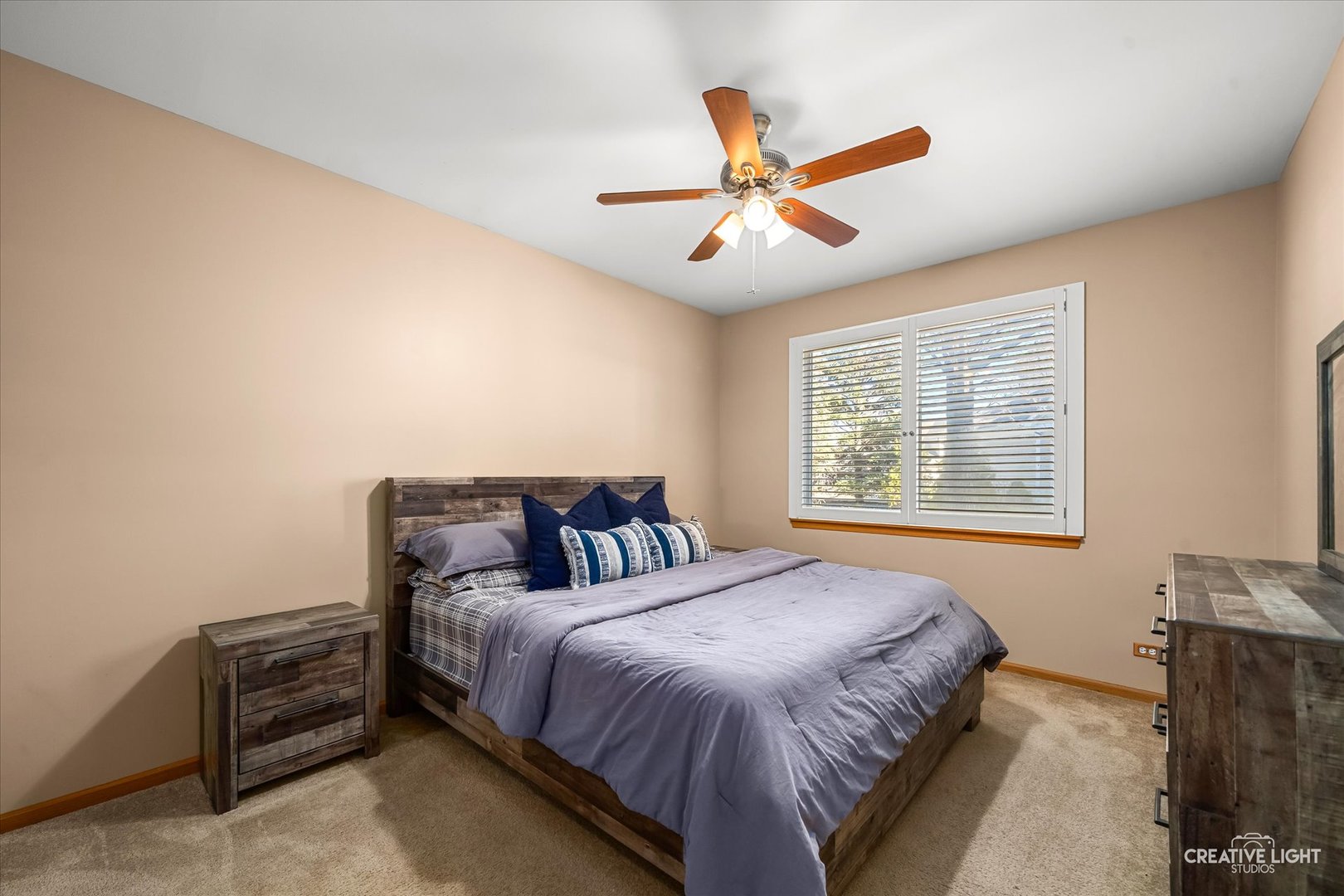 205 Hidden Pond Circle, Aurora, IL 60504