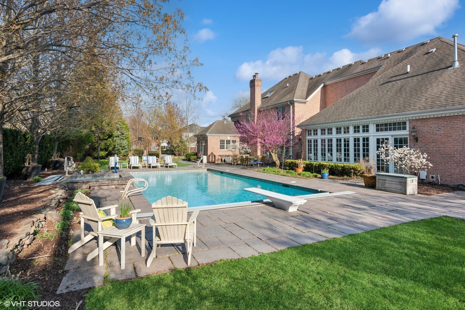 500 S KENILWORTH Avenue, Elmhurst, IL 60126