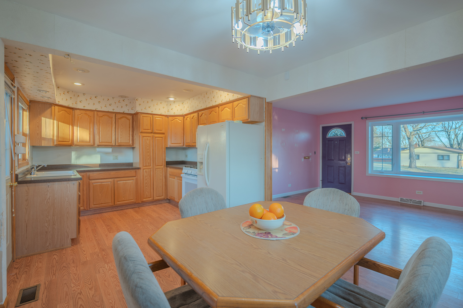 7802 Warwick Avenue, Darien, IL 60561