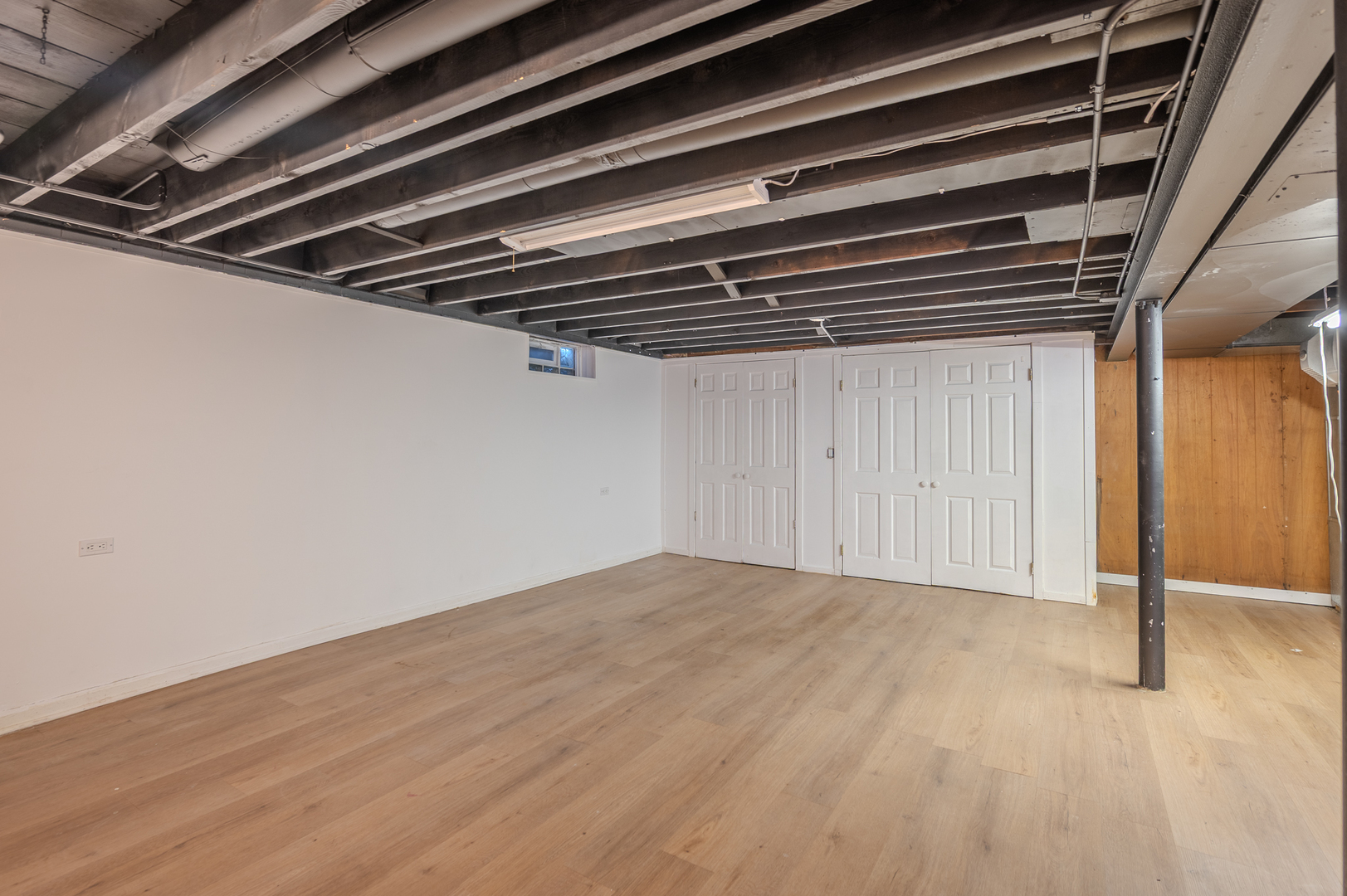 7802 Warwick Avenue, Darien, IL 60561