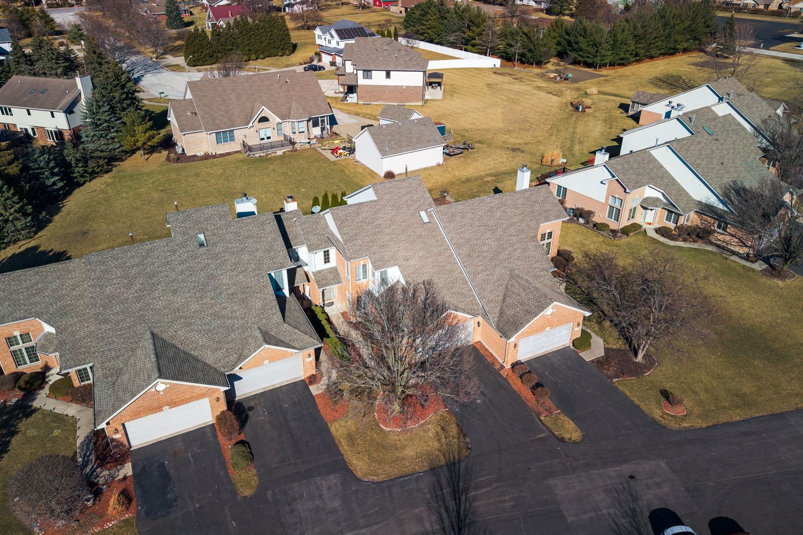 6702 Pondview Drive, Tinley Park, IL 60477