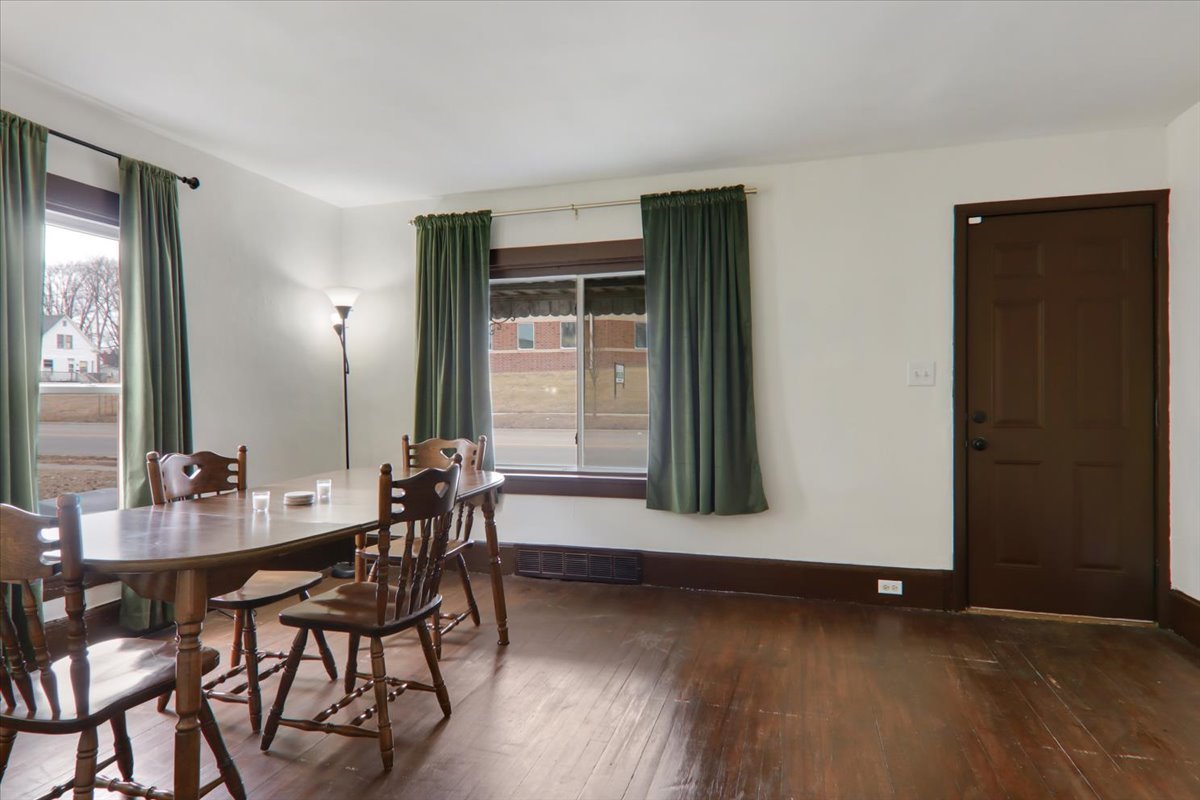 806 W Market Street, Bloomington, IL 61701