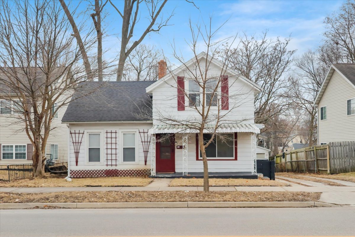 806 W Market Street, Bloomington, IL 61701