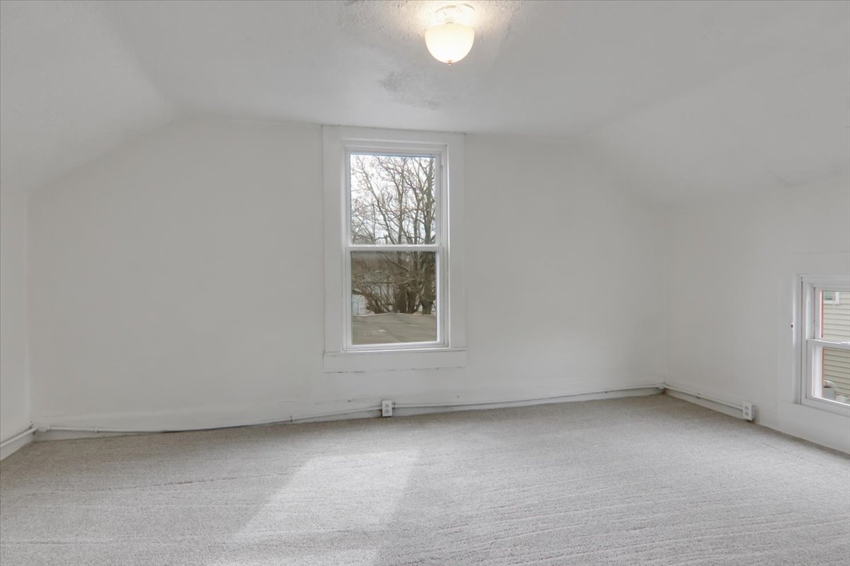 806 W Market Street, Bloomington, IL 61701