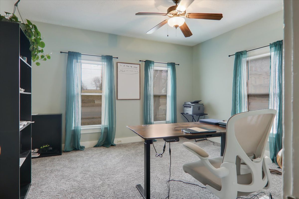 806 W Market Street, Bloomington, IL 61701