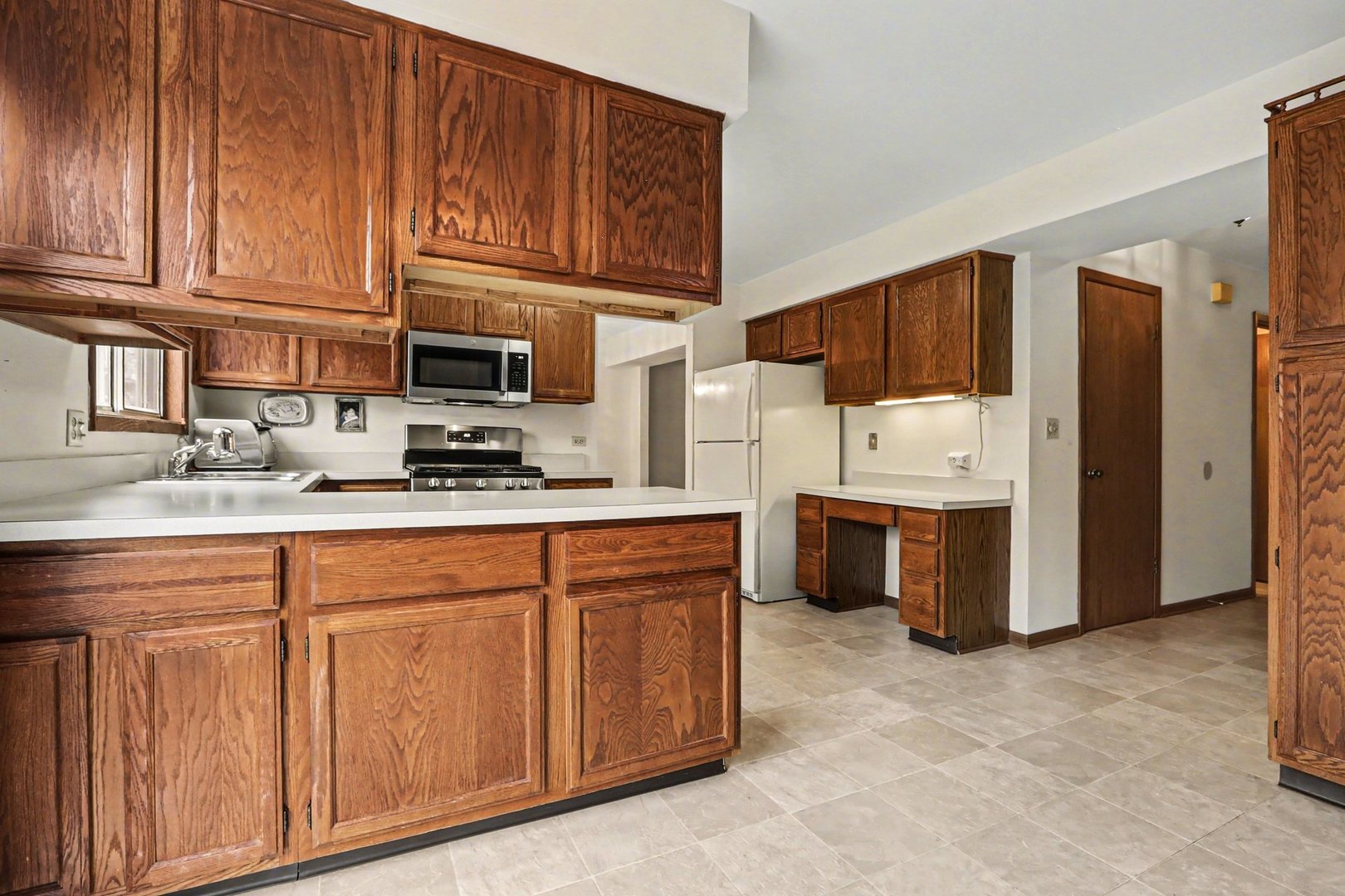 2627 Homestead Drive, Naperville, IL 60564