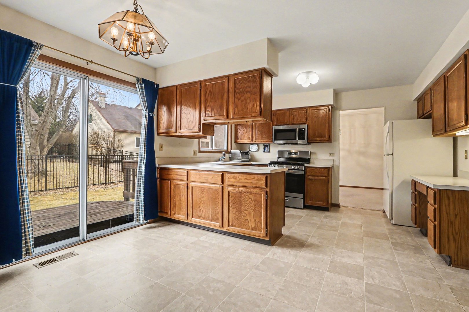 2627 Homestead Drive, Naperville, IL 60564