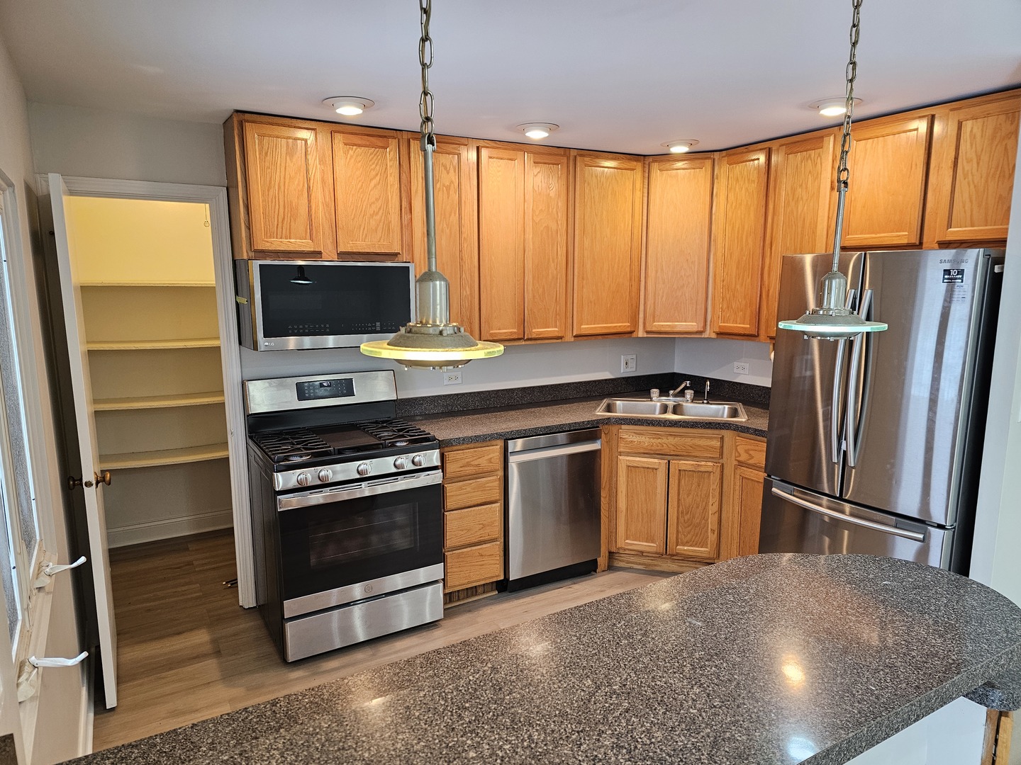 1550 Sandpebble Drive #210, Wheeling, IL 60090