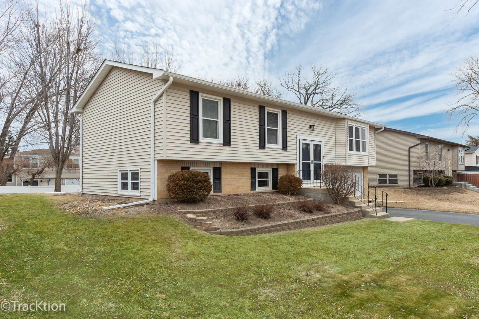 668 Londonberry Lane, Bolingbrook, IL 60440