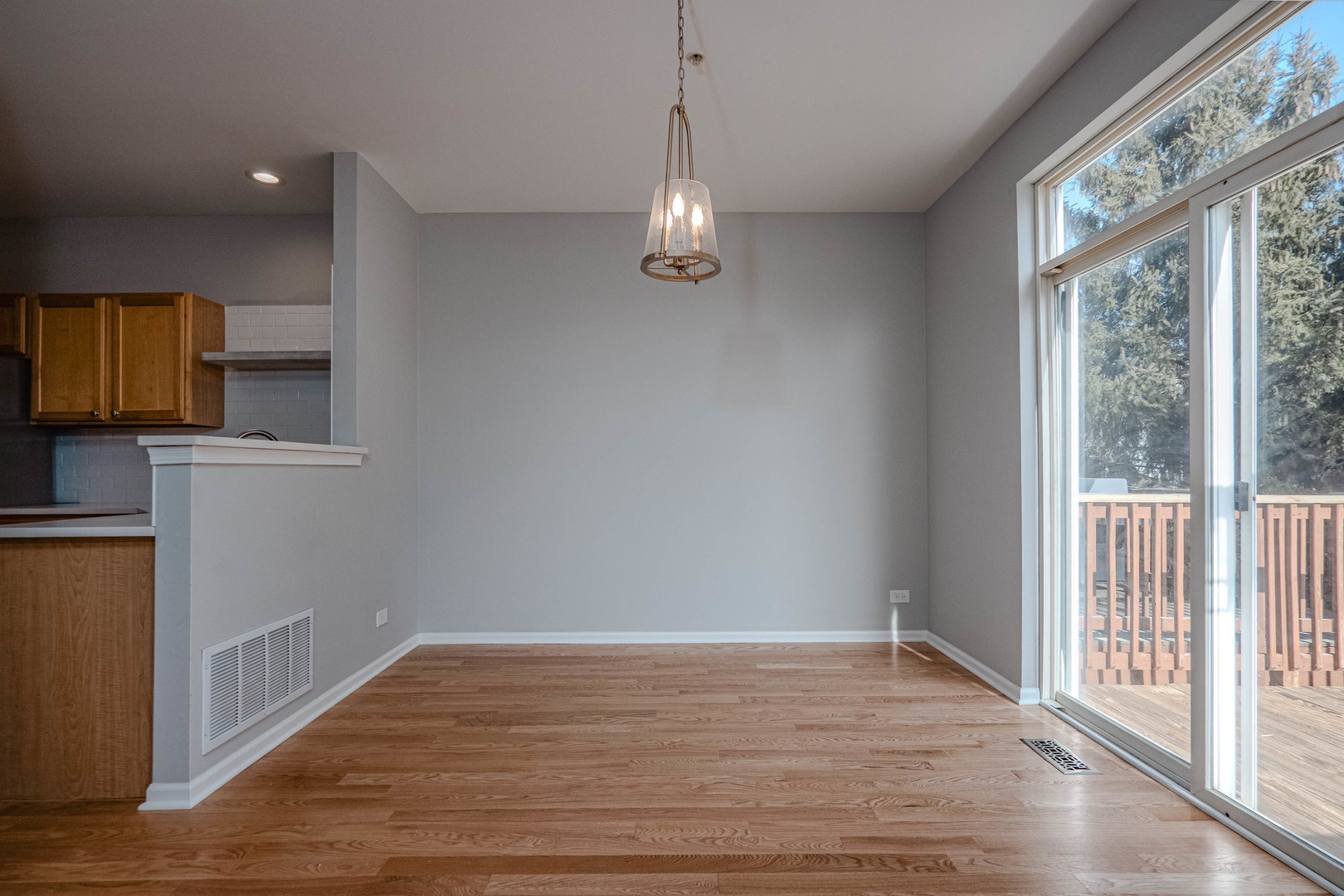 134 Woodview Court #134, Glen Ellyn, IL 60137