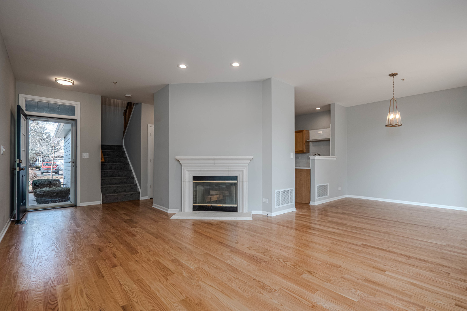 134 Woodview Court #134, Glen Ellyn, IL 60137