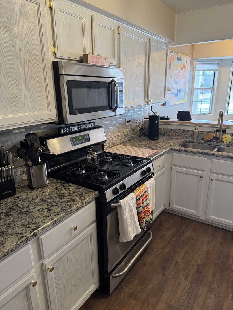 3033 Anton Circle, Aurora, IL 60504