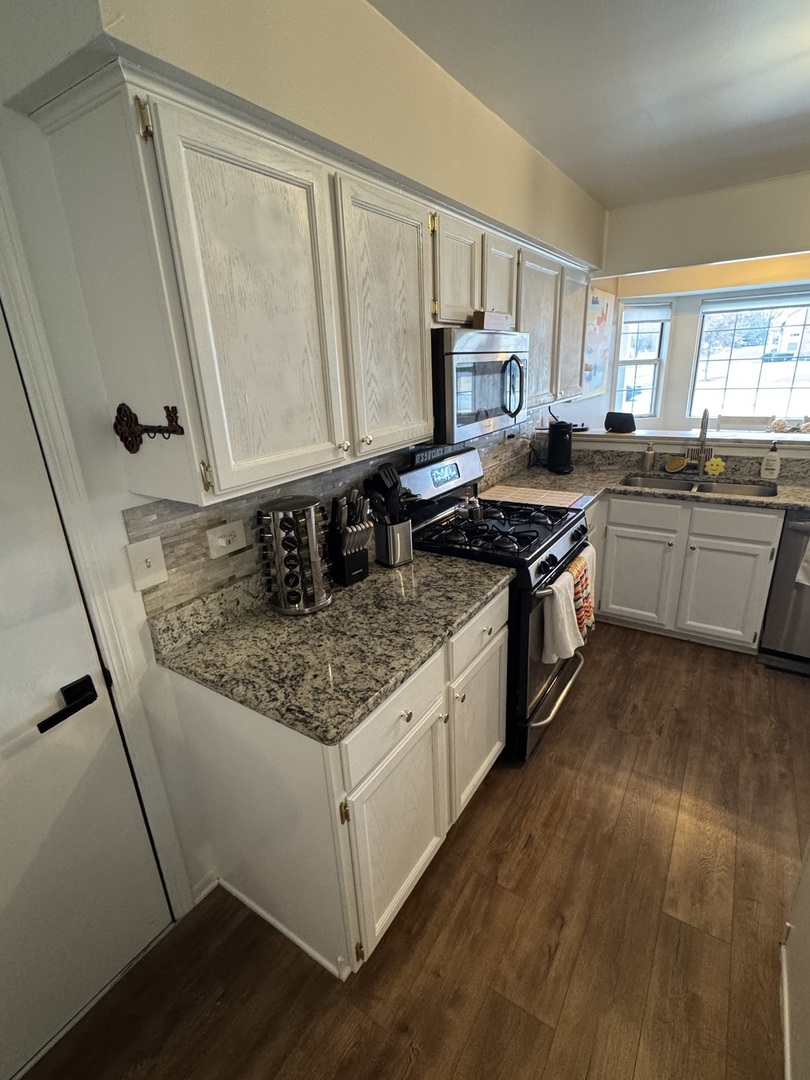 3033 Anton Circle, Aurora, IL 60504