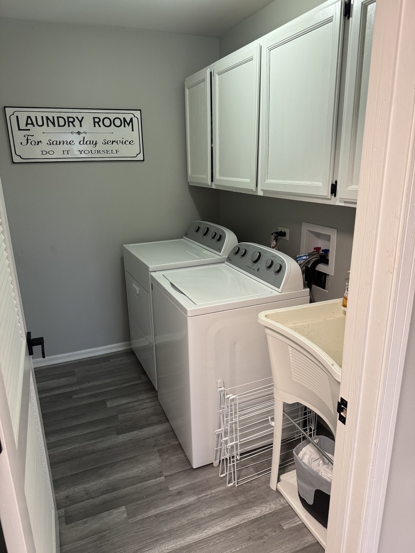 3033 Anton Circle, Aurora, IL 60504