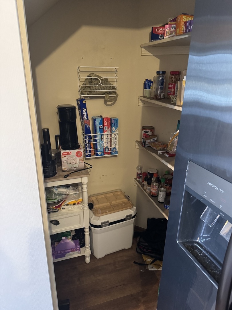 3033 Anton Circle, Aurora, IL 60504