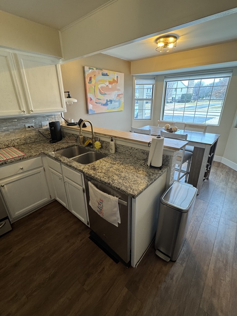 3033 Anton Circle, Aurora, IL 60504