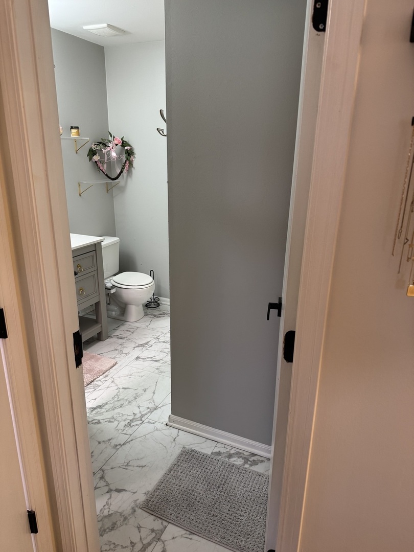 3033 Anton Circle, Aurora, IL 60504