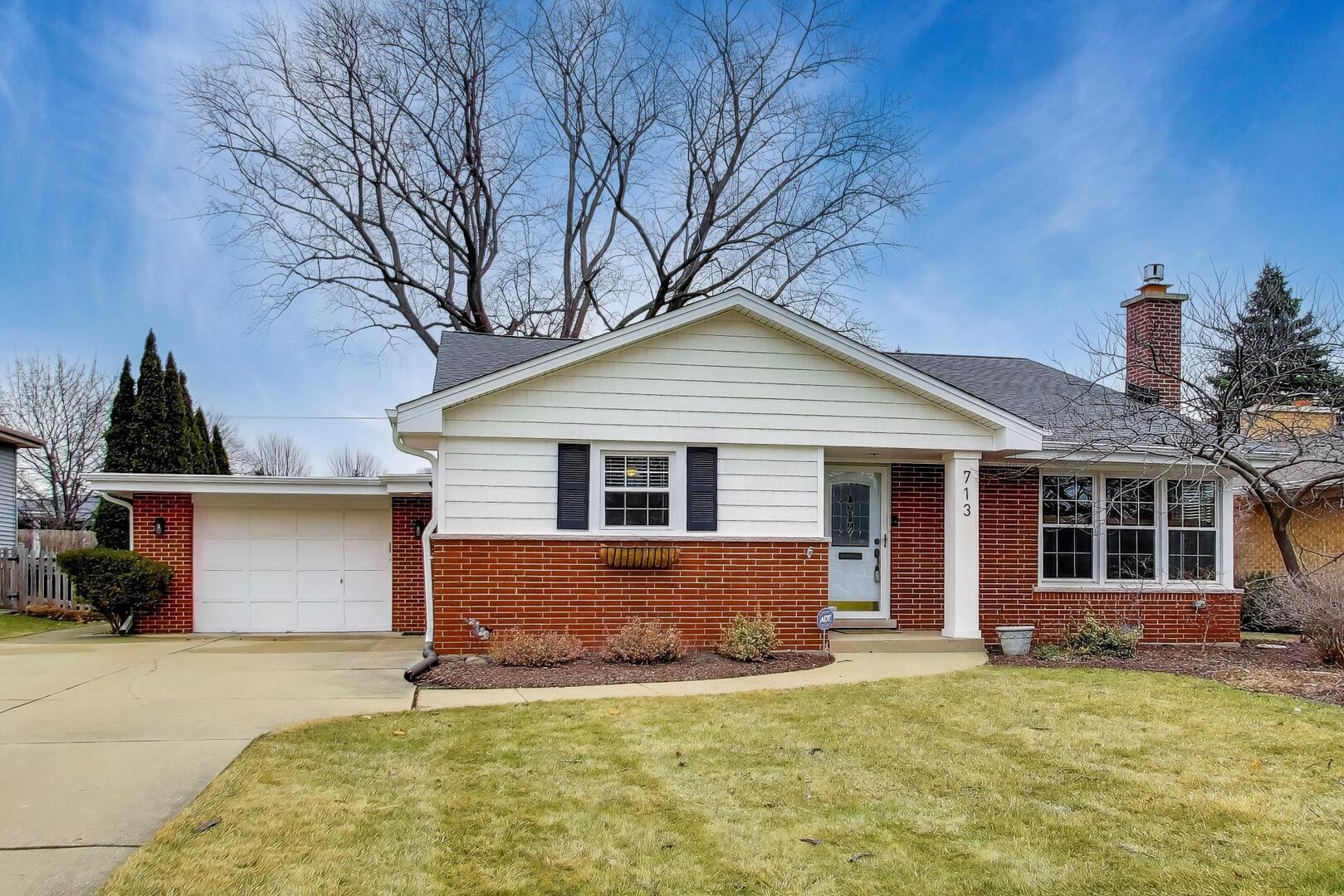 713 S William Street, Mount Prospect, IL 60056