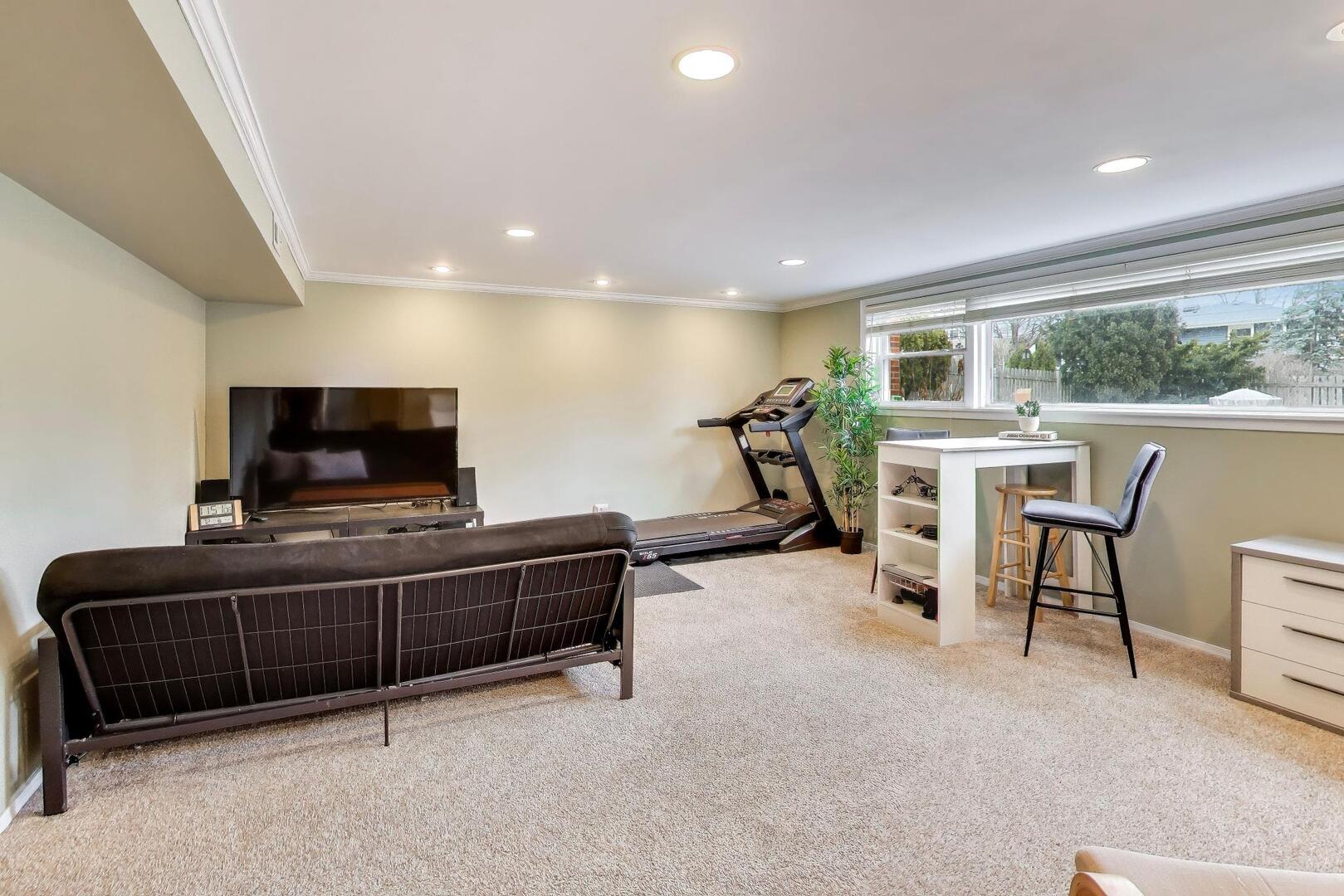 713 S William Street, Mount Prospect, IL 60056