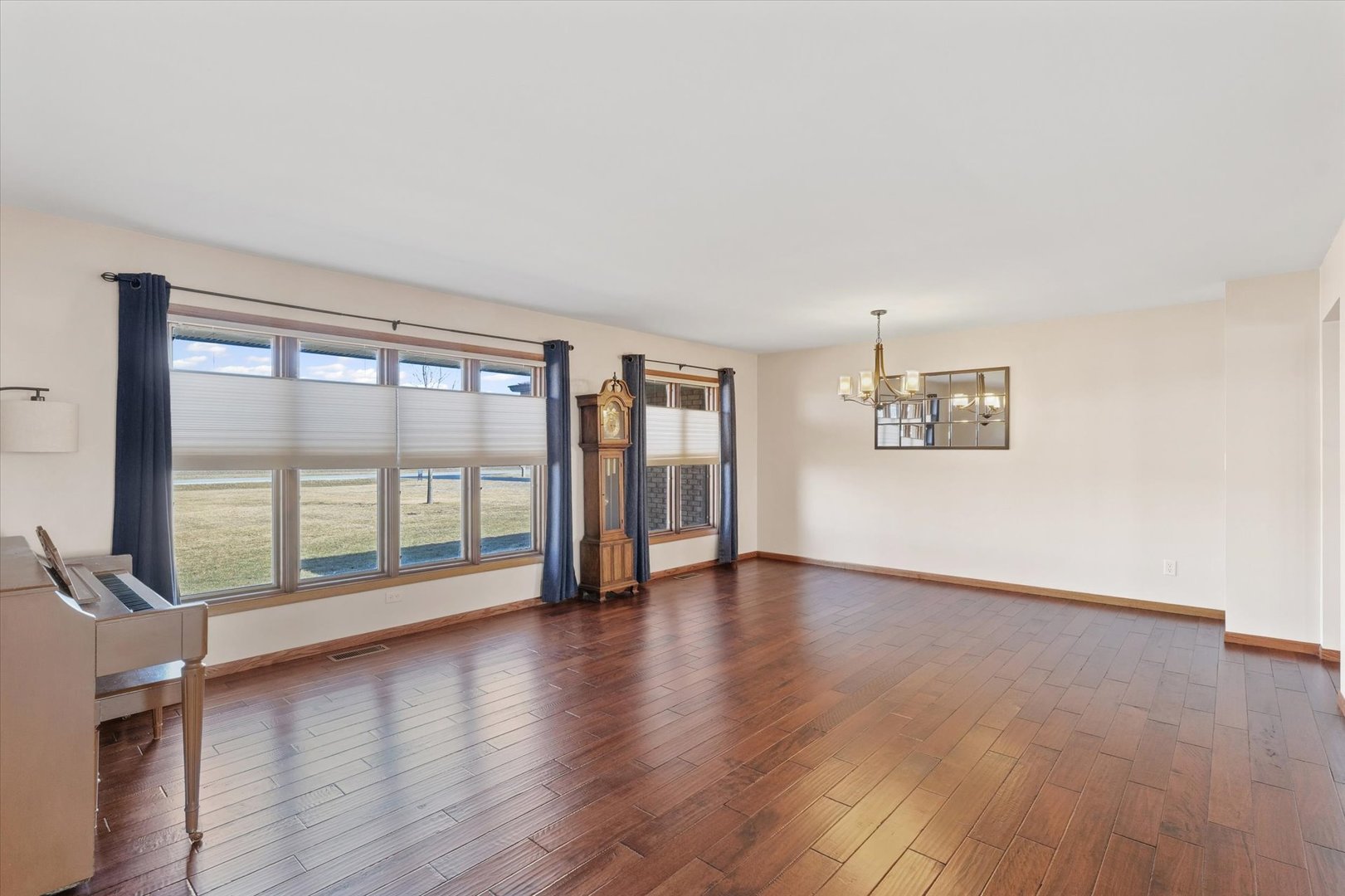 36215 E 200 North Road, Bellflower, IL 62174