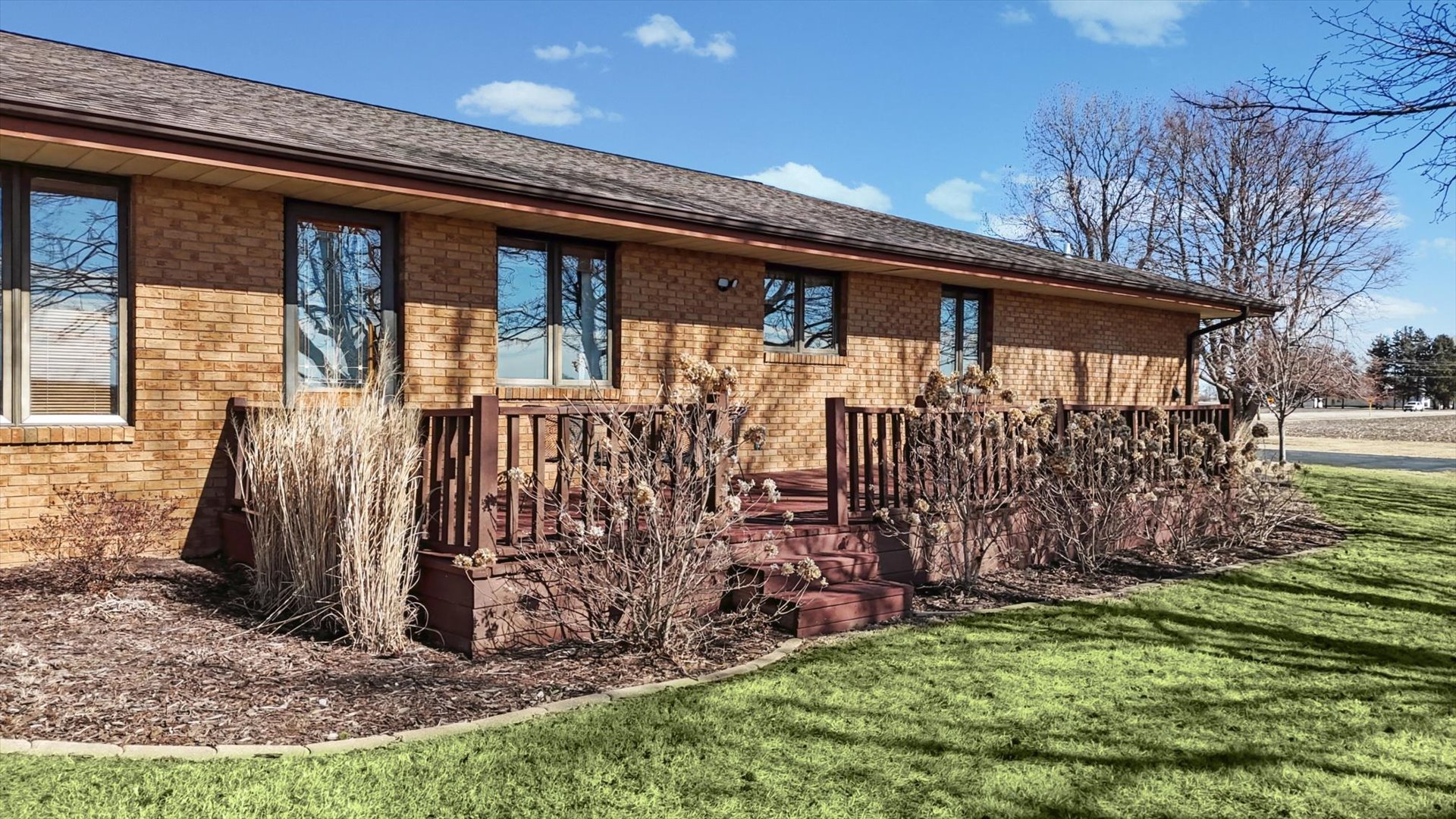 36215 E 200 North Road, Bellflower, IL 62174