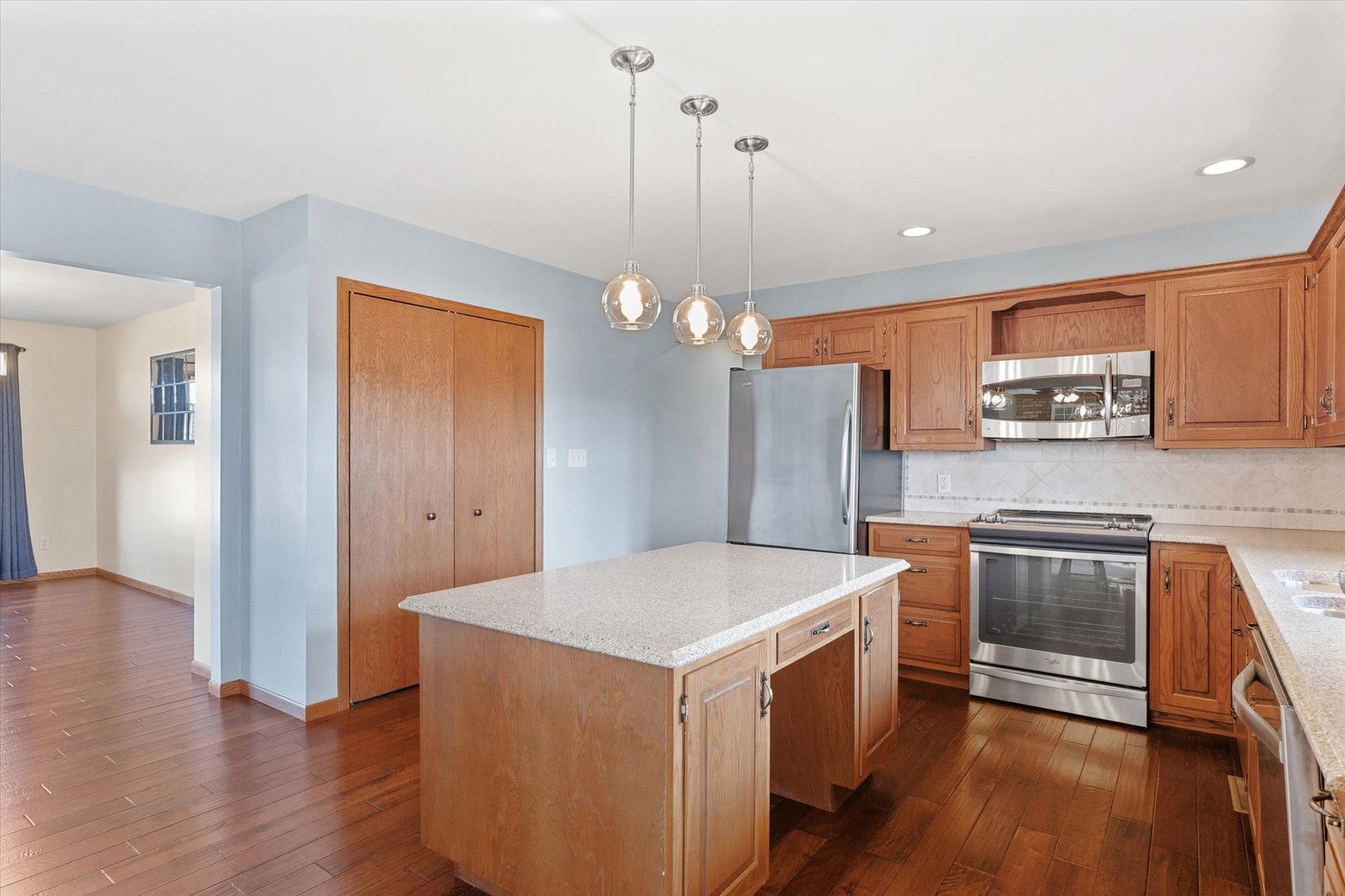 36215 E 200 North Road, Bellflower, IL 62174