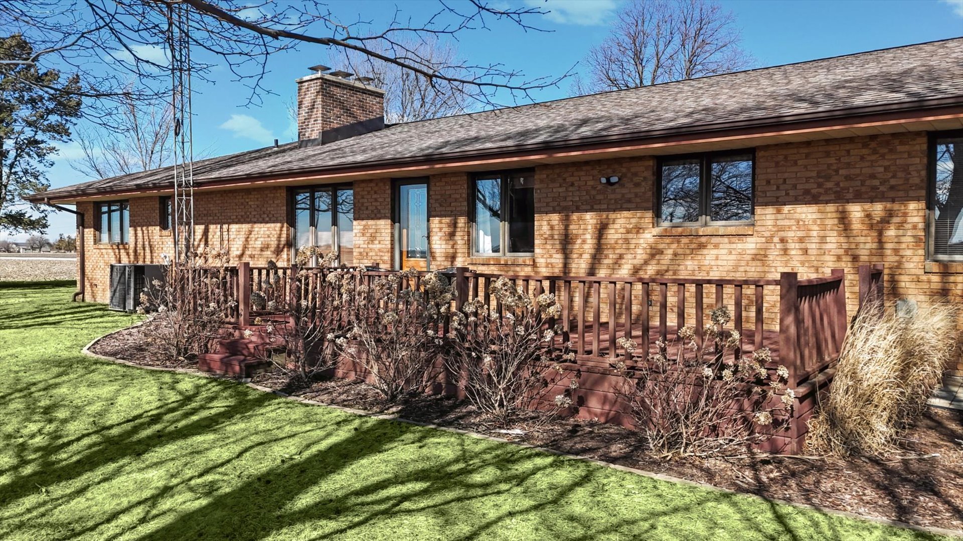 36215 E 200 North Road, Bellflower, IL 62174