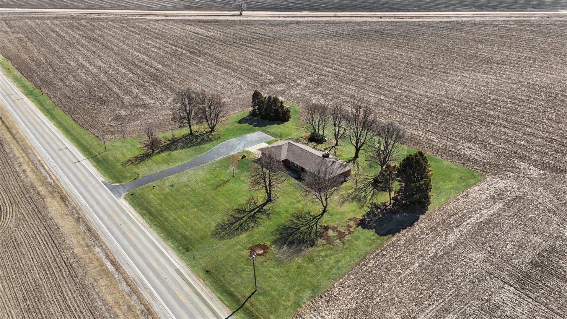 36215 E 200 North Road, Bellflower, IL 62174