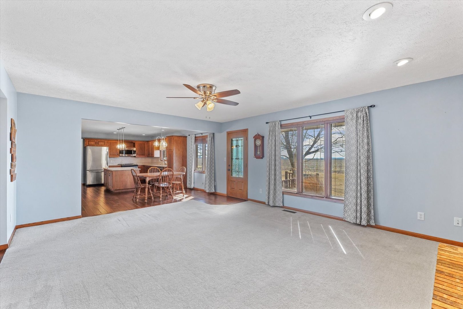 36215 E 200 North Road, Bellflower, IL 62174